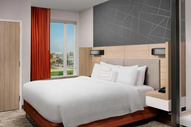 جناح بسرير كينج مع سرير سحّاب إضافي مع أريكة، SpringHill Suites by Marriott Punta Gorda Harborside 1/4