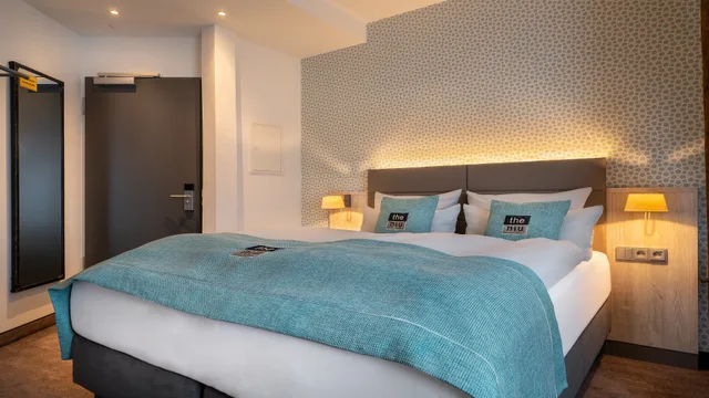 غرفة قياسية بسرير كوين في الملحق، Holiday Inn - the niu, Rig Lübeck by IHG 2/3