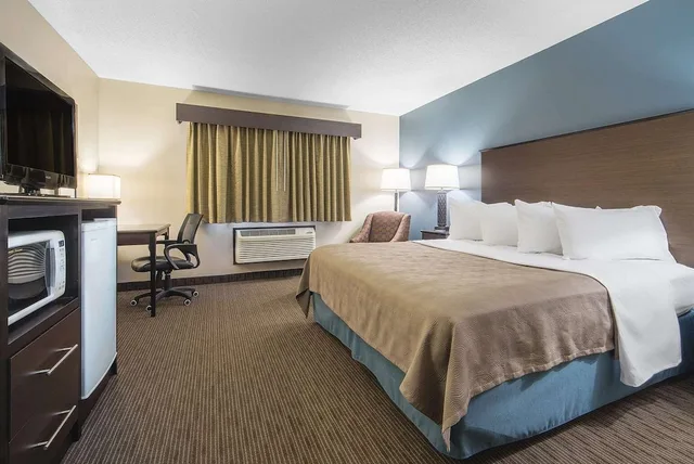 غرفة بسرير كينج لذوي الإعاقة، Americinn By Wyndham Mounds View Minneapolis 4/10