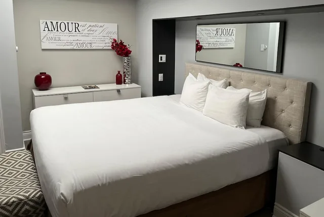 جناح كلاسيكي بسرير كينج، Travelodge by Wyndham Hotel & Convention Centre Quebec City 5/7