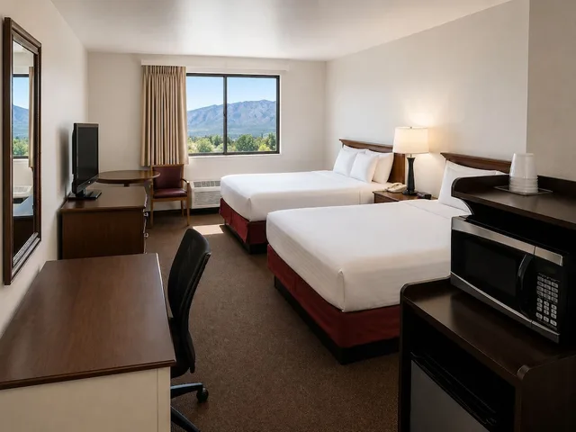 Room, 2 Queen Beds, Days Inn by Wyndham Lake Point 3/10