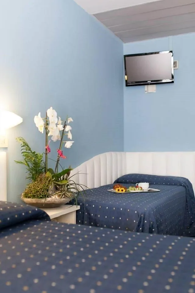 غرفة أساسية ثلاثية بثلاثة أسرّة، Hotel Augustus 4/7