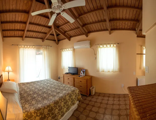 غرفة سوبيريور بسرير كوين بإطلالة على المرفأ بحمام خاص، Galleon House Bed Breakfast Inn 2/4