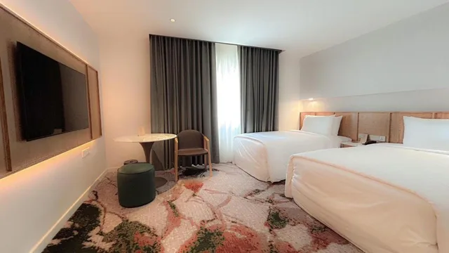 Renovated, Merdeka, Twin Beds, with View، The Federal Kuala Lumpur 2/3