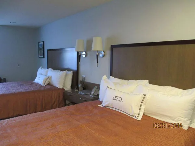 غرفة بسريرين كوين لذوي الإعاقة، Best Western Snowcap Lodge 1/2
