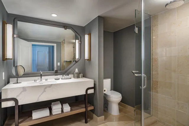 Guest Room, 2 Queen Beds, Lake Front, Balcony، JW Marriott Orlando Grande Lakes 3/4