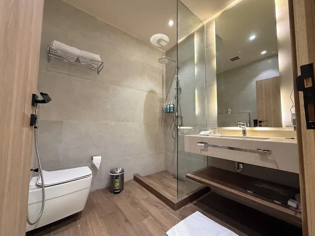 غرفة قياسية بسرير كينج، أجنحة نوفوتيل الرياض ديار(Sunday Hotel Al Olaya formerly Novotel Suites Riyadh Centre) 3/3