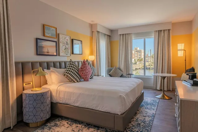 غرفة بسرير كينج بإطلالة، Hotel Amalga, St. Augustine, A Tribute Portfolio Hotel 1/6