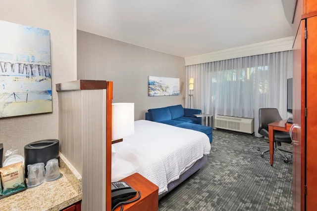 غرفة بسرير كينج، Courtyard By Marriott Santa Ana Orange County 1/6