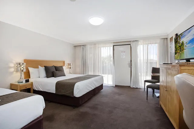 استوديو عائلي، Country Comfort Warrnambool 4/7