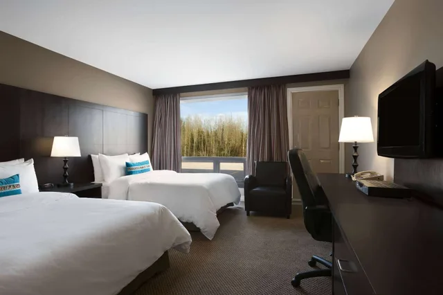 غرفة بسريرين كوين يُسمح فيها بالحيوانات الأليفة، Travelodge By Wyndham Kapuskasing 2/2