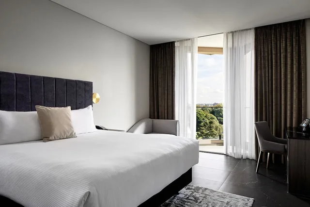 غرفة قياسية بسرير فردي، Crowne Plaza Sydney Burwood 1/3