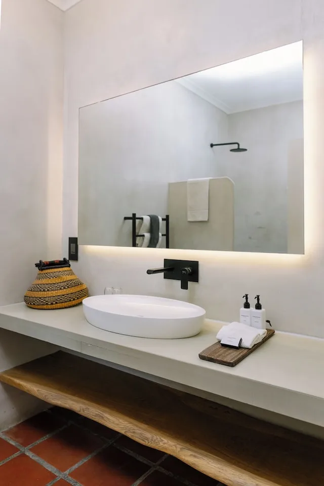 جناح ديلوكس بشرفة بغرفة نوم واحدة مع أريكة، Auberge Burgundy Guest House Hermanus 5/5