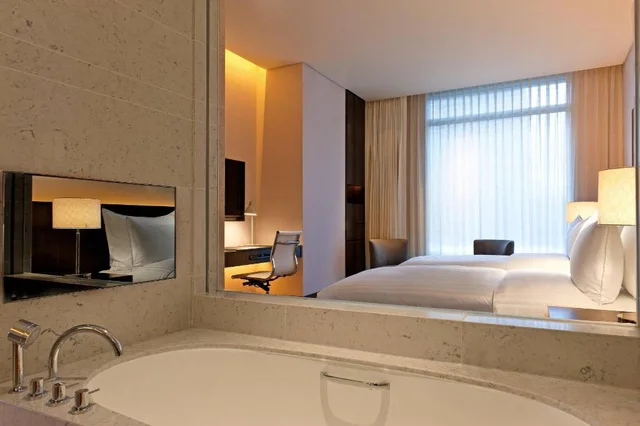 غرفة كلوب بسريرين منفصلين مع دخول صالة النادي، Le Meridien Taipei 2/5