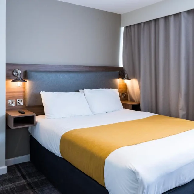 غرفة قياسية بسرير مزدوج، Almondsbury Interchange Hotel 3/8