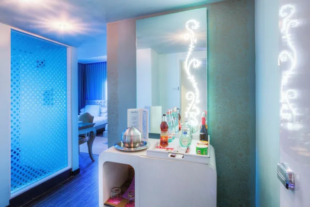 Gold, 2 Double Beds, Accessible, Dream South Beach by Hyatt 3/4