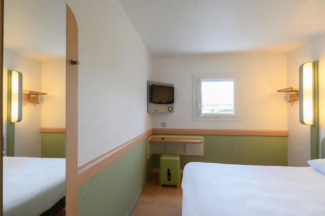 غرفة كلاسيكية بسرير كوين لذوي الإعاقة، Ibis Budget Saint Etienne 2/10