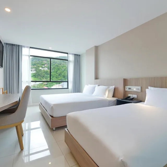 Superior, Twin Beds, No Balcony، Grace Patong Hotel 2/10