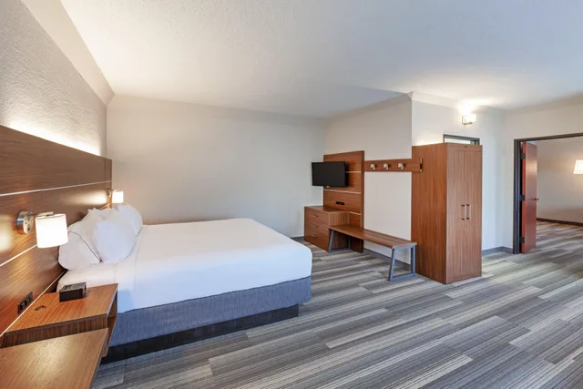 جناح بسرير كوين لذوي الإعاقة، Holiday Inn Express and Suites Houston - Memorial Park Area 1/1
