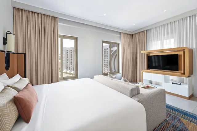 Beach, Deluxe، NH Collection Dubai Ibn Battuta 5/10