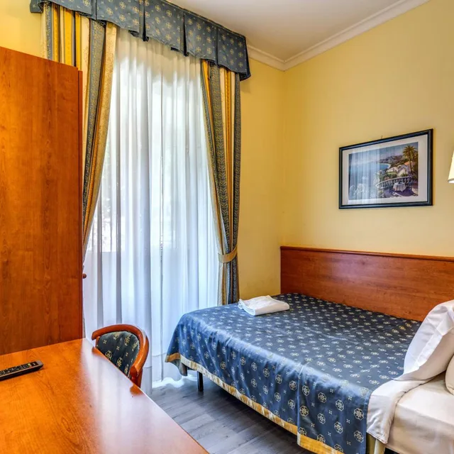 Room, Single, French Bed، Baltic Hotel 3/10