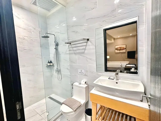 غرفة قياسية بسرير كوين، Le Charmé Suites 5/5