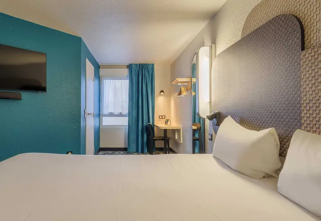 Standard, Double Bed, B&B Hotel Troyes Centre 2/4