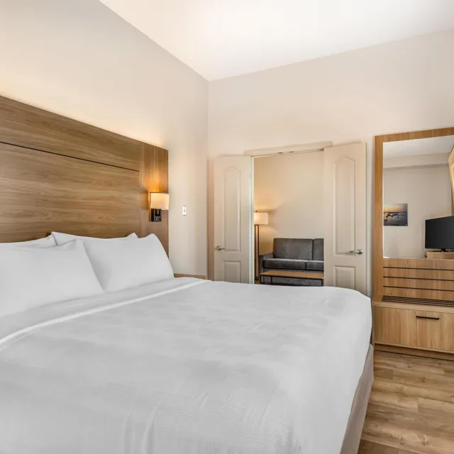 Suite, King Bed, No View, Sofa, Hot Tub, Best Western Plus 1000 Islands Hotel & Suites 1/5
