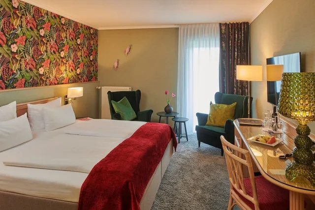 غرفة بريميوم بسرير كينج بشرفة، Parkhotel Weiskirchen 6/8