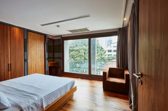 Suite, LUXX Langsuan 9/10