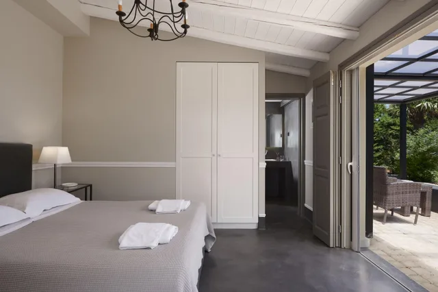 جناح ديلوكس بشرفة، Varaba Country House 1/3