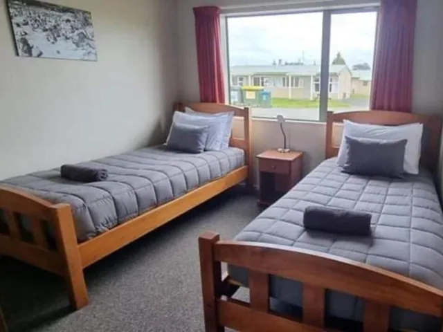 Motel, Apartment, Twin Beds, Queen Bed, Sofa، Tahuna Beach Kiwi Holiday Park & Motel 3/3