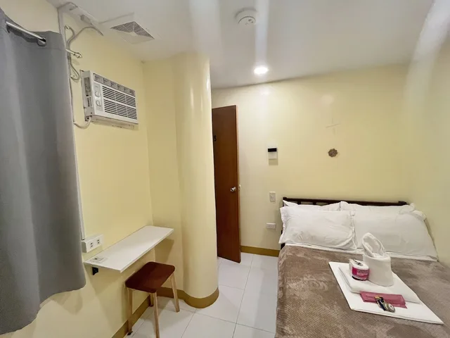 Economy, Double Bed, with Fan، Zuric Pension Coron 3/3