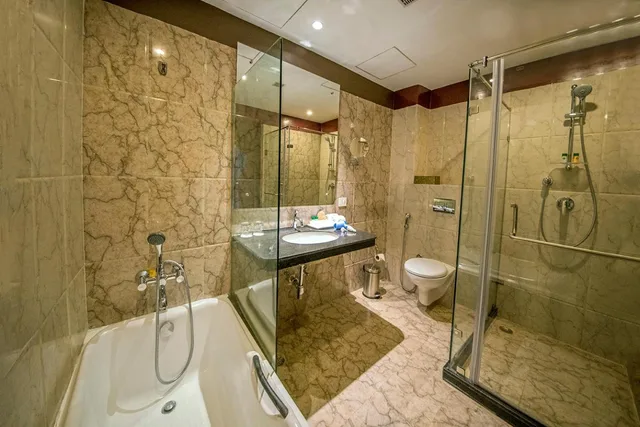 Hazel Suite، The Fern Residency Kolkata 3/3