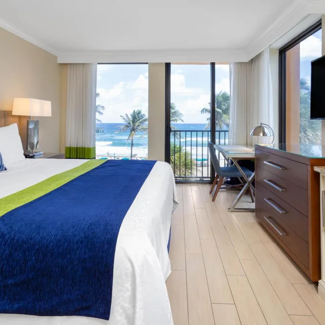 غرفة ركنية بسرير كينج بإطلالة على البحر، Wyndham Deerfield Beach Resort 4/6