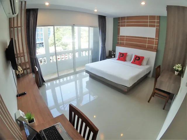 Deluxe, Queen Bed, Pop-In Hostel Aonang 1/3