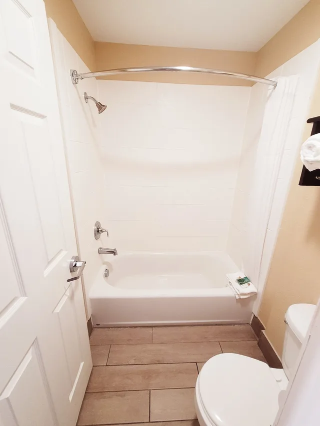غرفة قياسية بسرير كينج، Captain Apos S Quarters Inn 2/3