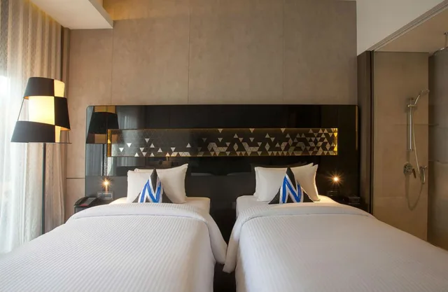 غرفة بريميير بسرير مزدوج أو سريرين منفصلين، NOVOTEL SINGAPORE ON STEVENS 1/2