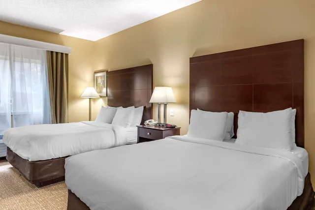 غرفة بسريرين كوين، Comfort Inn & Suites Austin North Loop 1/8