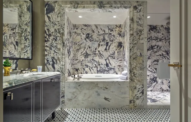 جناح بريميير بسرير كينج، The Carlyle, A Rosewood Hotel 2/2