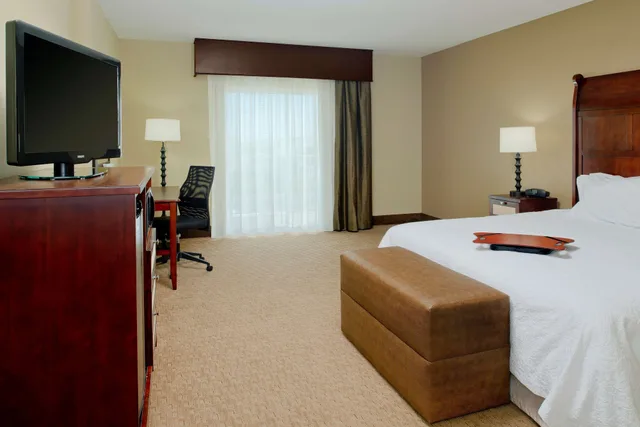 غرفة بسرير كينج، Hampton Inn And Suites Ocean City Bayfront Convention Center 5/10