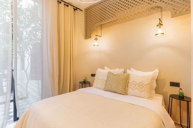 غرفة قياسية بسرير كوين بإطلالة على الفناء، Riad XO Amira Victoria 1/3