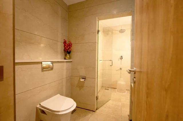 Arabica, Suite, King Bed، TGI STAR Holidays Yercaud 2/2
