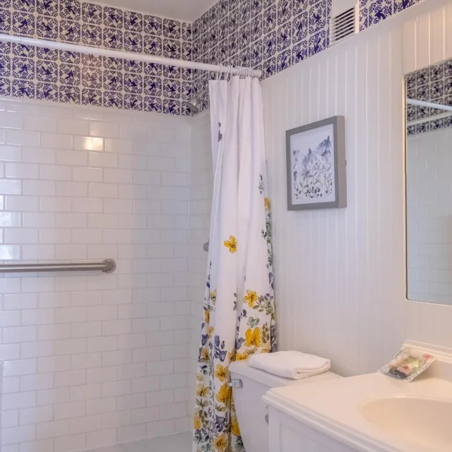 2 Bedrooms, Ocean View, 2 Bathrooms, 3 Balconies، Islander East Condominiums 3/3