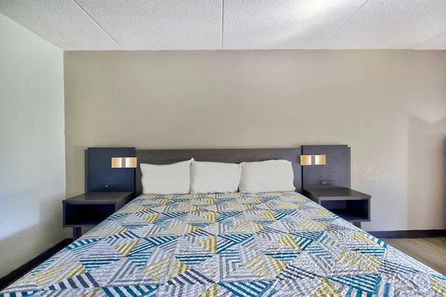 غرفة قياسية بسرير كينج، Motel6 Ashland, VA 4/6