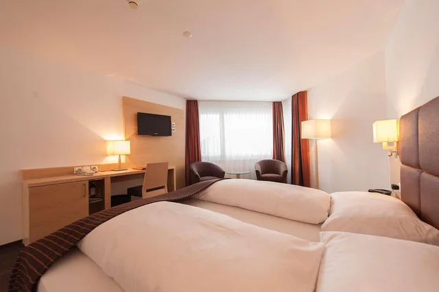 Comfort, Double Bed, TOP SeminarHotel am Aegerisee 2/4