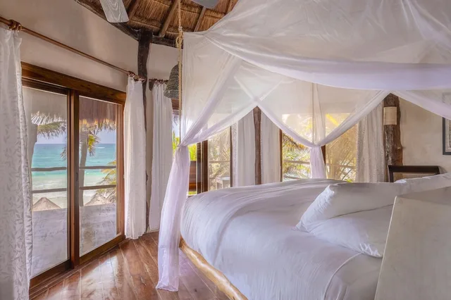 Upper, King Bed, Beach Front، Encantada Tulum 2/5
