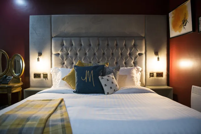 Basement, King Bed، Manchester Hall 1/3