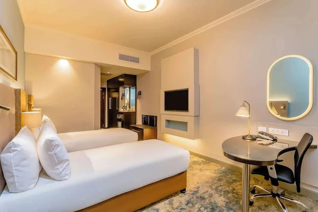 غرفة قياسية بسريرين منفصلين، Southern Sun Sandton 5/10