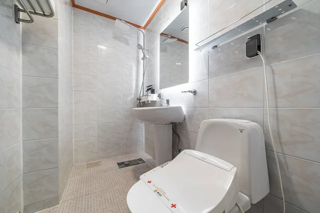 غرفة قياسية بسرير مزدوج بإطلالة على البحر، Ritz Motel & Pension 4/4